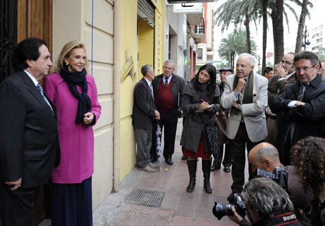 Colocación de la Placa Conmemorativa en el edificio donde nació el Maestro García Asensio
