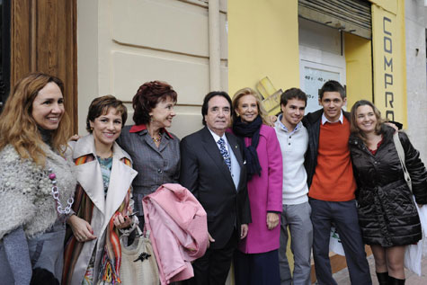 Colocación de la Placa Conmemorativa en el edificio donde nació el Maestro García Asensio